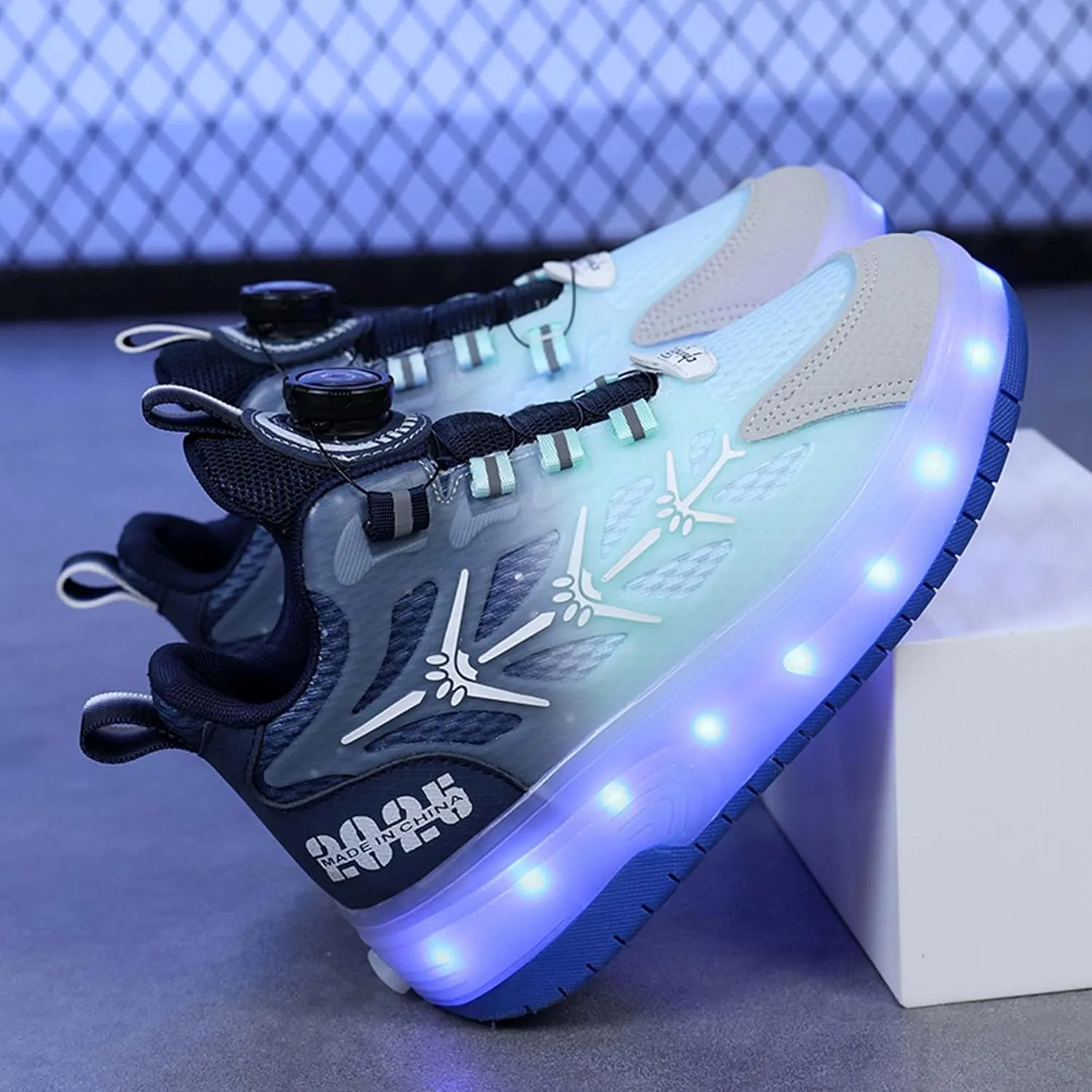 Children's Unisex Roller Skates Shiny Wheel Shoes Girls Shiny Roller Skates Sports Shoes Boys Rechargeable Sparkling Sports Shoes Gifts