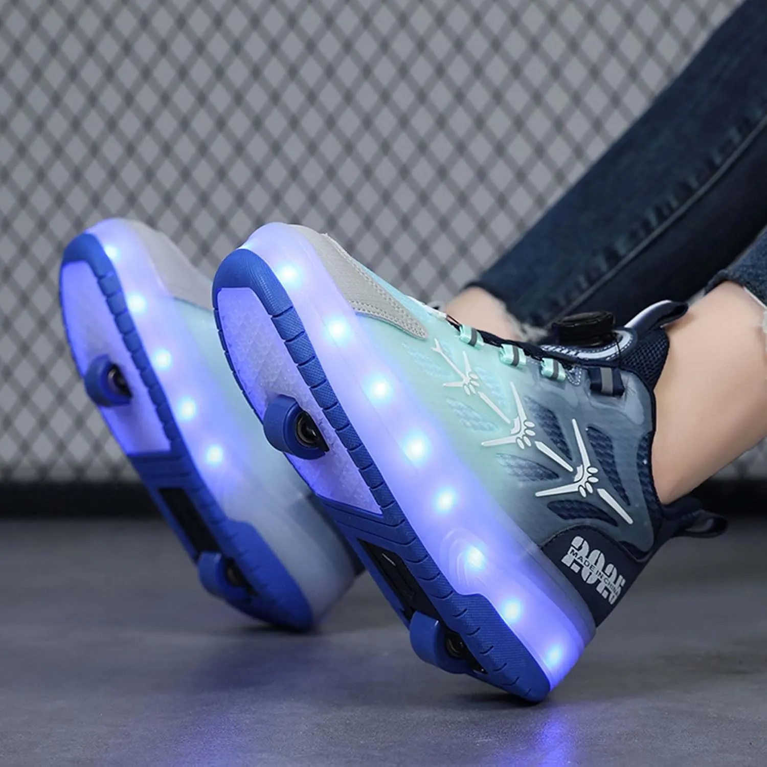 Children's Unisex Roller Skates Shiny Wheel Shoes Girls Shiny Roller Skates Sports Shoes Boys Rechargeable Sparkling Sports Shoes Gifts