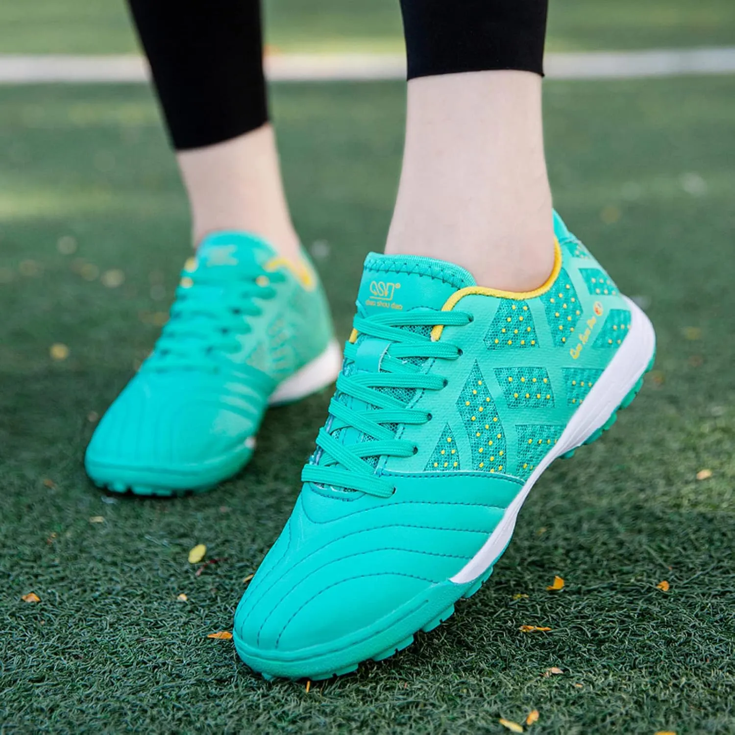 FLIOZY Football Shoes Men's Soccer Shoes Youth Professional Competition Breathable Low-Top Athletic Football Training Shoes for Outdoor Indoor Big Kids