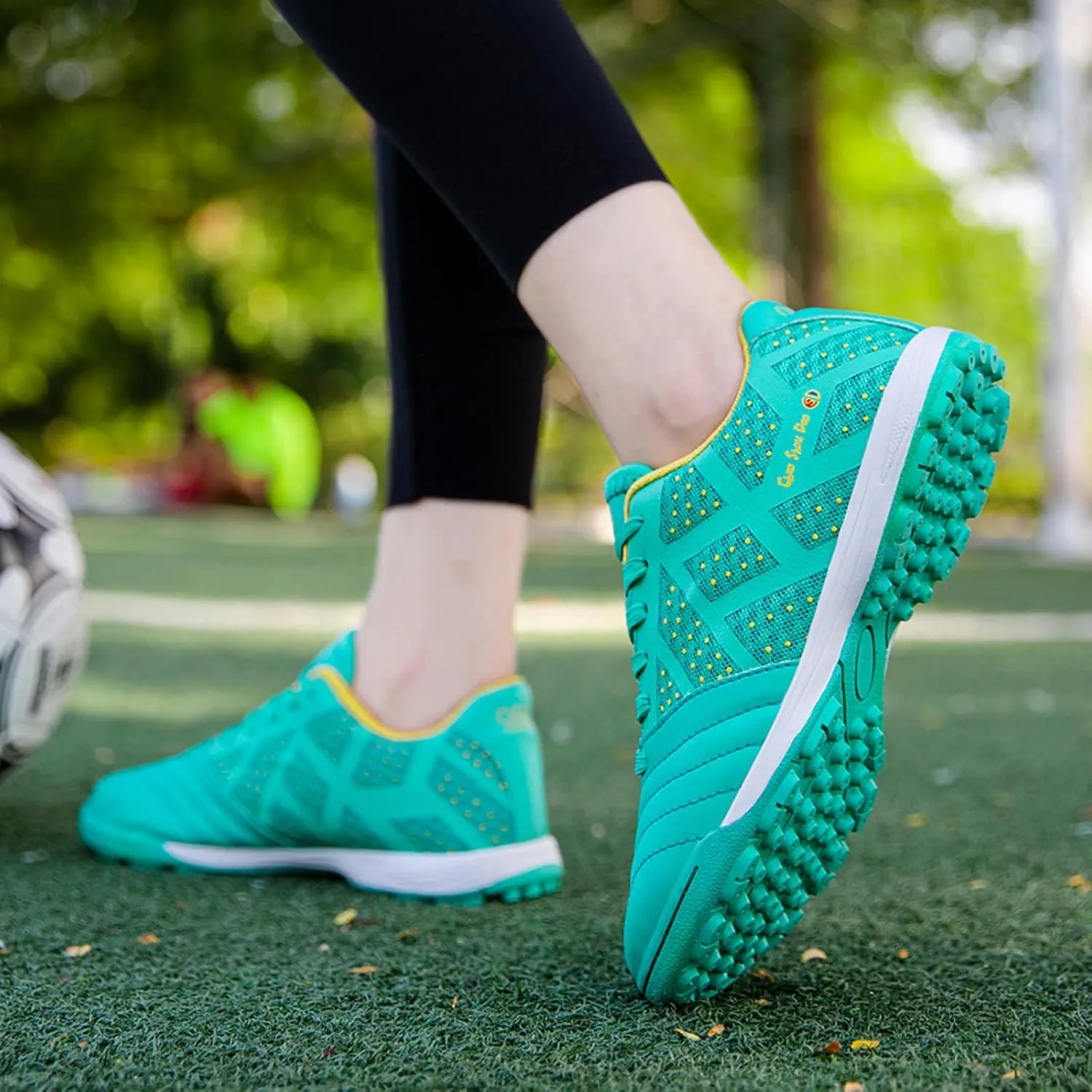 FLIOZY Football Shoes Men's Soccer Shoes Youth Professional Competition Breathable Low-Top Athletic Football Training Shoes for Outdoor Indoor Big Kids